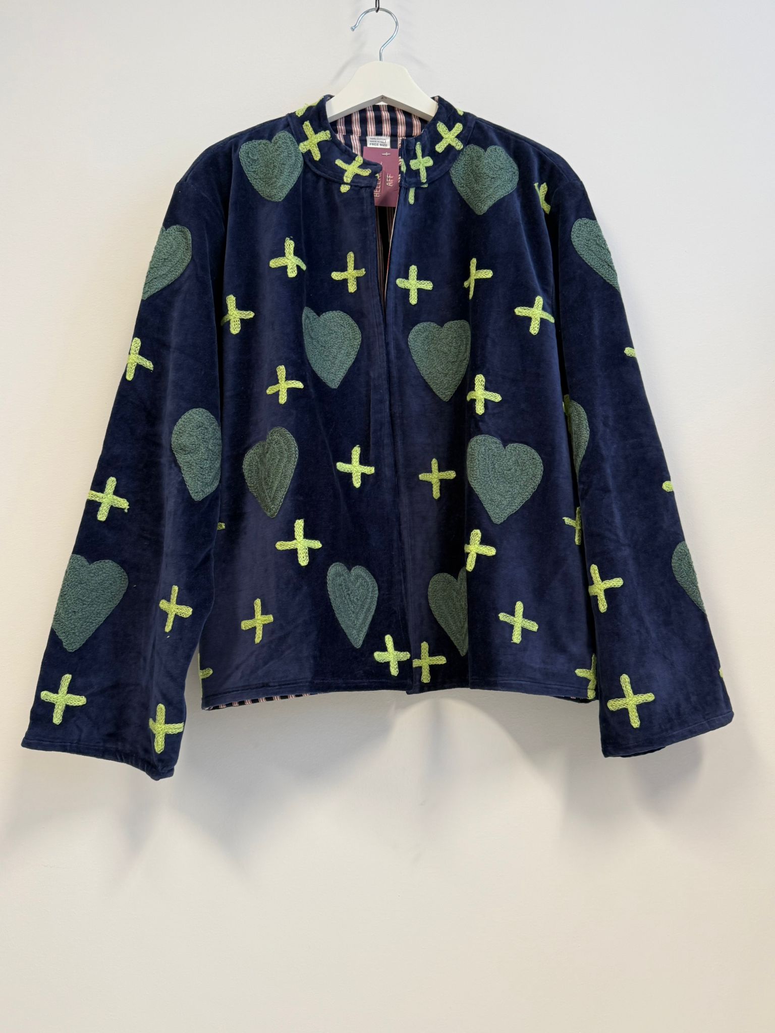 Juliëtte - handgemaakt fluwelen jasje hartjes 🩶