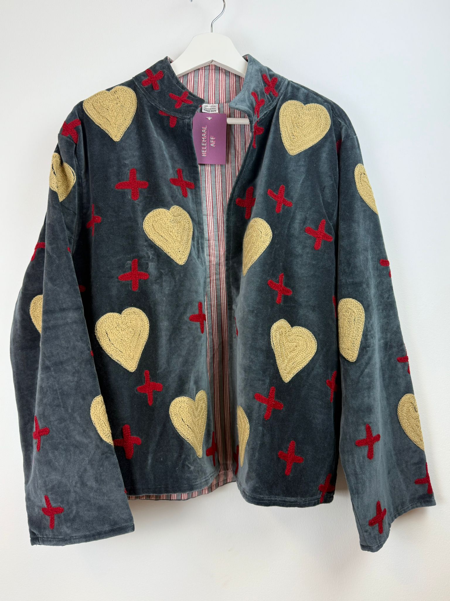 Juliëtte - handgemaakt fluwelen jasje hartjes 💛