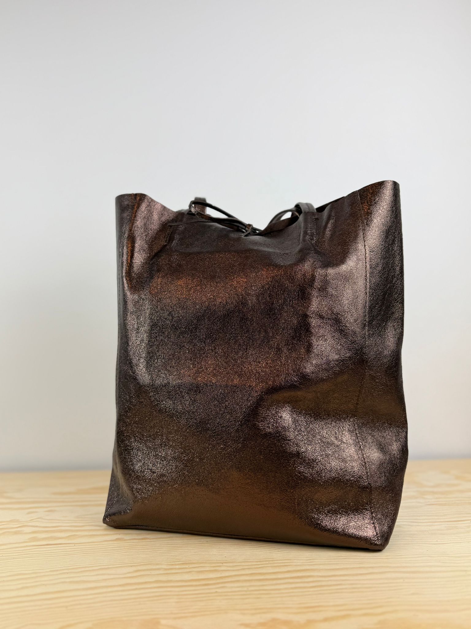 Mia schoudertas - Metallic Bruin 🤎