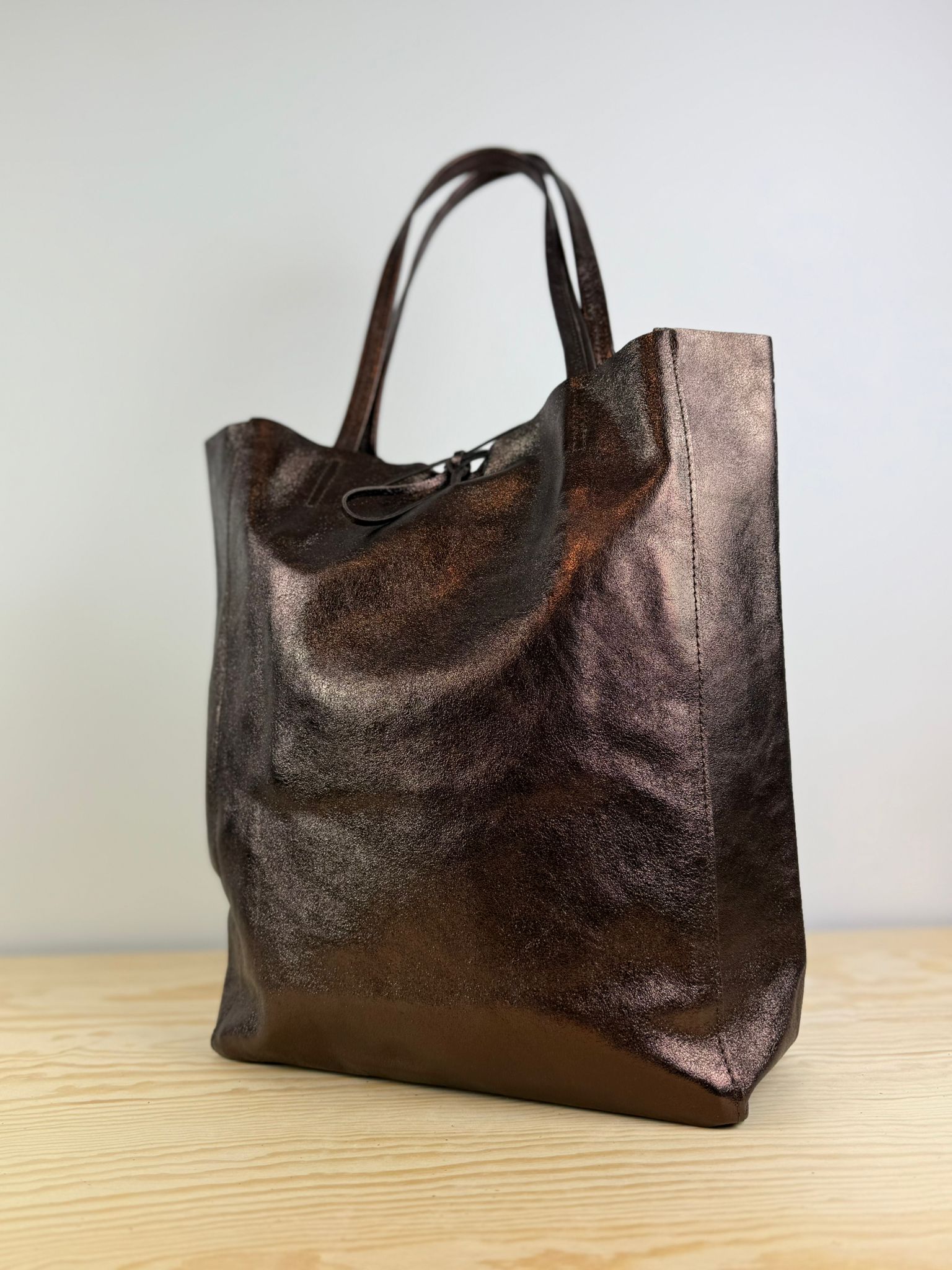 Mia schoudertas - Metallic Bruin 🤎