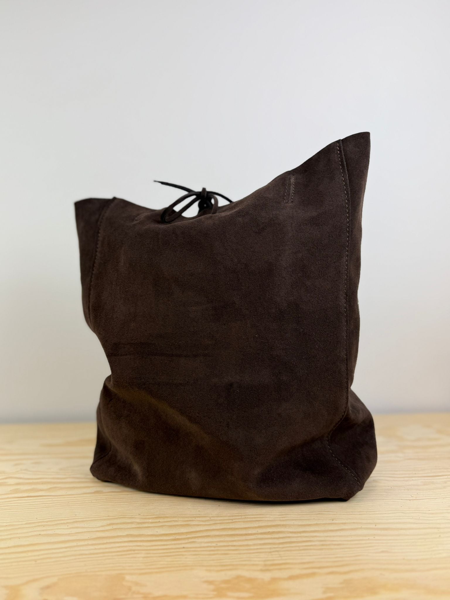 Mia schoudertas suède - Bruin 🤎