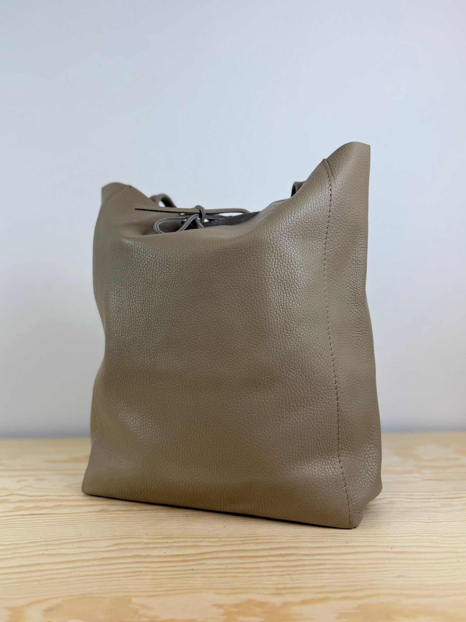 Mia schoudertas - Taupe 🤎
