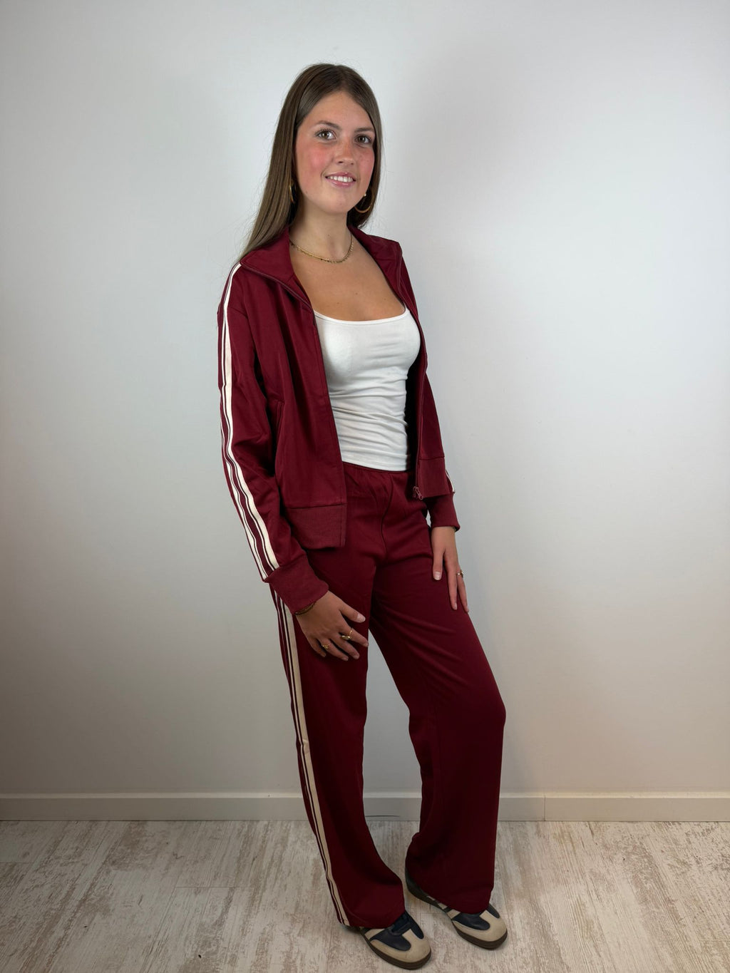 Mia sportieve stripe pants - Rood ❤️