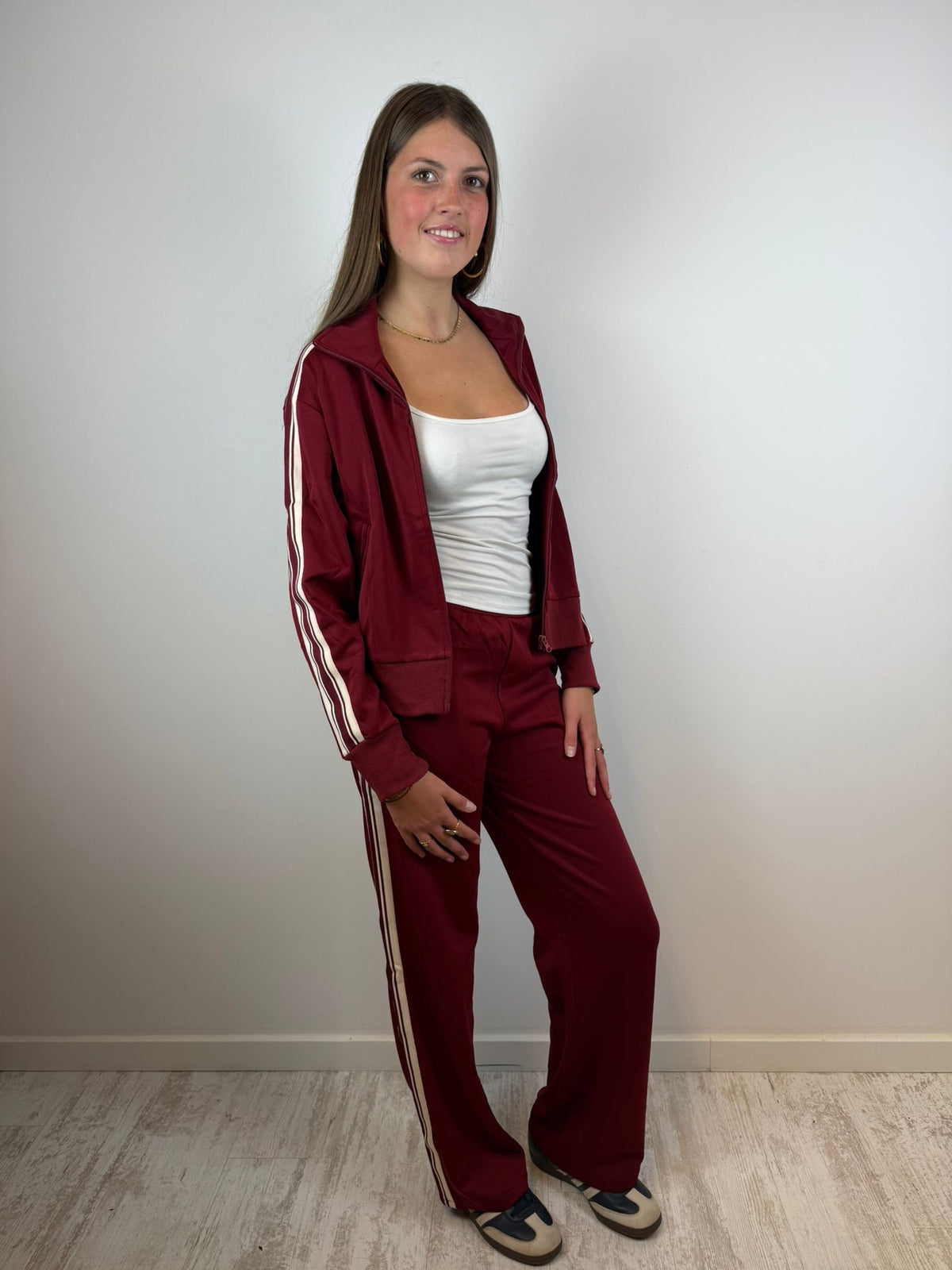 Mia sportieve stripe pants - Rood ❤️