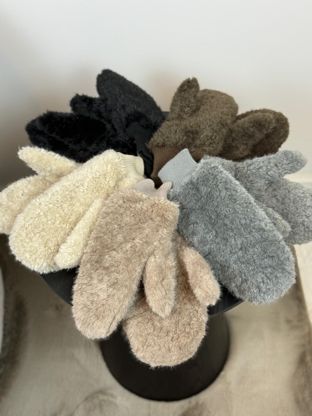 Fluffy wanten - Zwart 🖤