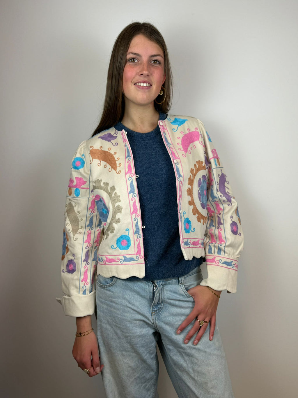 Amélie geborduurd jasje 🩵🩷