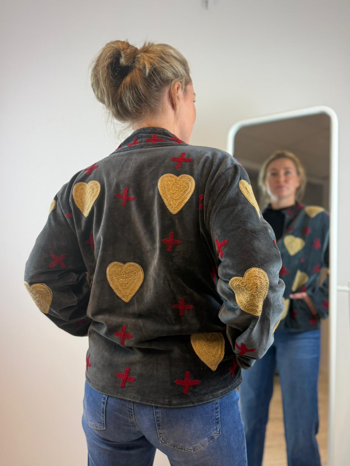 Juliëtte - handgemaakt fluwelen jasje hartjes 💛