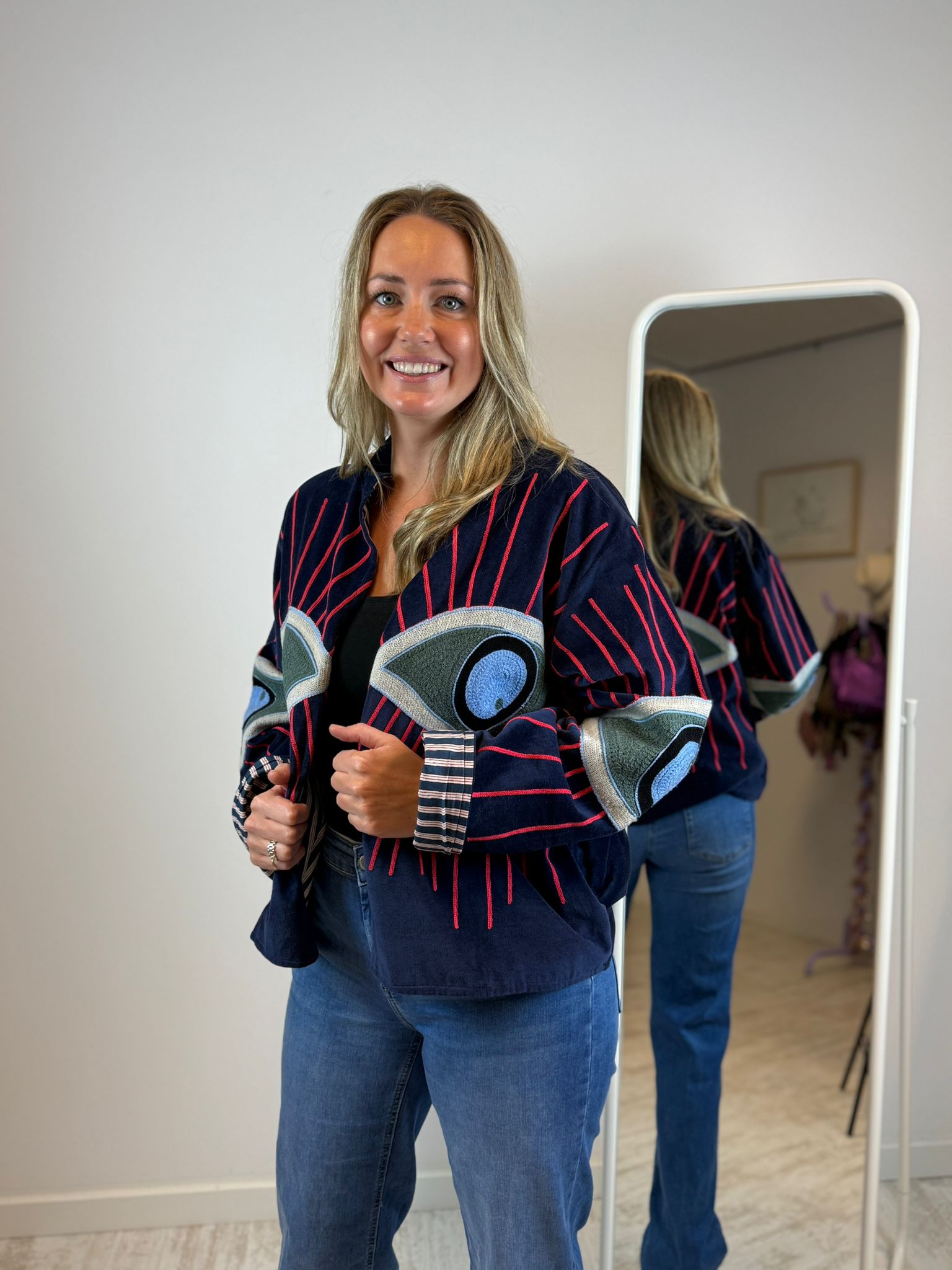 Juliëtte - handgemaakt fluwelen jasje ogen 👀