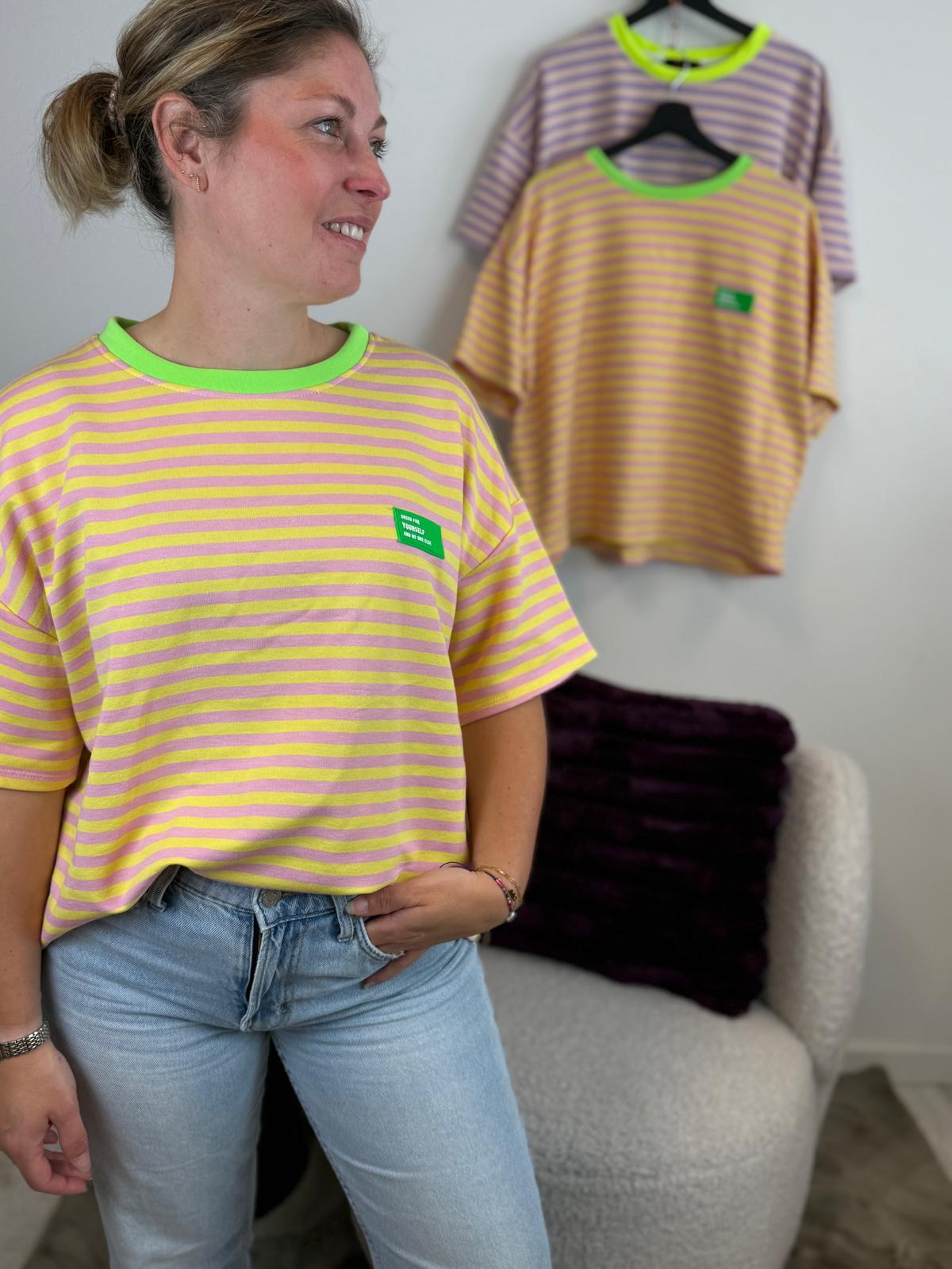 Lumi - Gestreept t-shirt met neon detail 💚