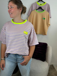 Lumi - Gestreept t-shirt met neon detail 💛